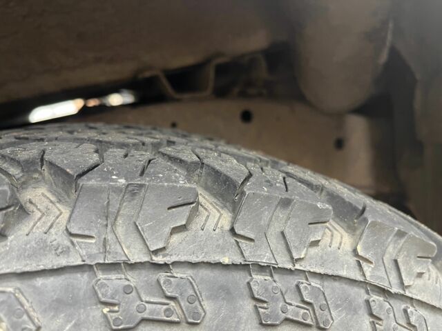 Сірий Ніссан Навара, об'ємом двигуна 2.5 л та пробігом 133 тис. км за 5600 $, фото 12 на Automoto.ua