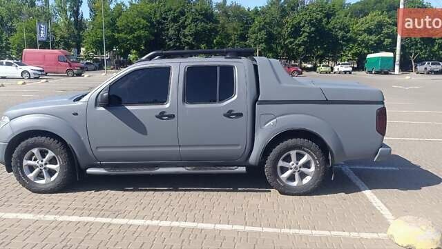 Серый Ниссан Навара, объемом двигателя 2.49 л и пробегом 280 тыс. км за 12000 $, фото 4 на Automoto.ua