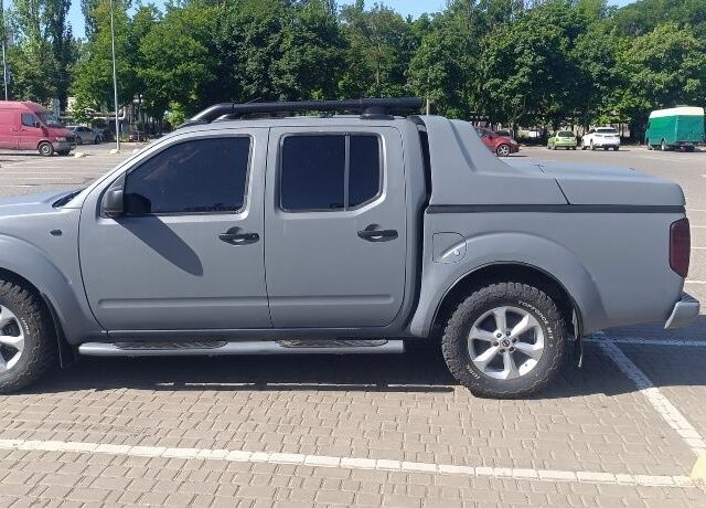 Ниссан Навара 2005 в Одессе на Automoto.ua Серый Ниссан Навара, объемом двигателя 2.5 л и пробегом 280 тыс. км за 12000 $, фото 2 на Automoto.ua