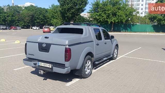 Серый Ниссан Навара, объемом двигателя 2.49 л и пробегом 280 тыс. км за 12000 $, фото 6 на Automoto.ua
