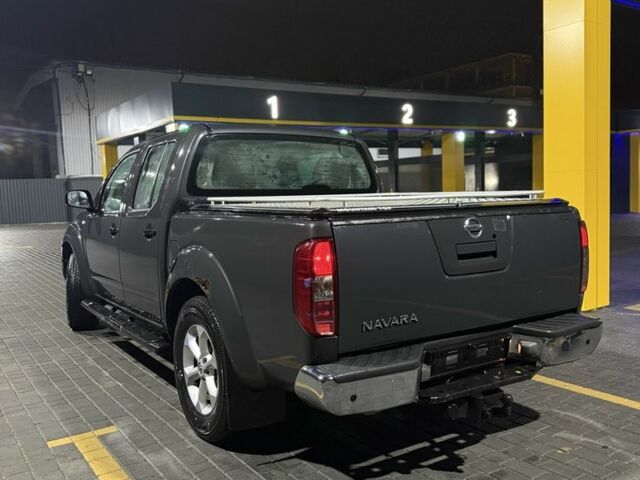 Сірий Ніссан Навара, об'ємом двигуна 2.5 л та пробігом 300 тис. км за 5500 $, фото 2 на Automoto.ua