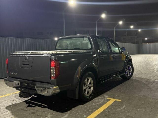 Сірий Ніссан Навара, об'ємом двигуна 2.5 л та пробігом 300 тис. км за 5500 $, фото 3 на Automoto.ua