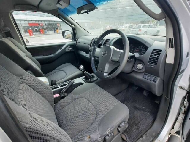 Сірий Ніссан Навара, об'ємом двигуна 2.5 л та пробігом 268 тис. км за 6200 $, фото 7 на Automoto.ua
