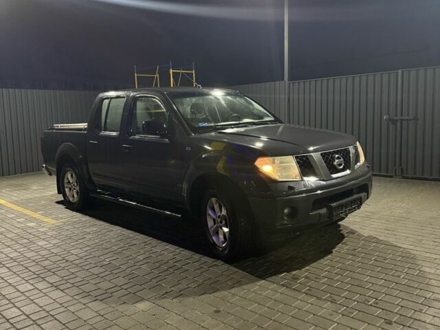 Сірий Ніссан Навара, об'ємом двигуна 2.5 л та пробігом 300 тис. км за 5500 $, фото 1 на Automoto.ua