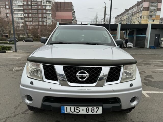 Сірий Ніссан Навара, об'ємом двигуна 2.5 л та пробігом 290 тис. км за 6700 $, фото 1 на Automoto.ua