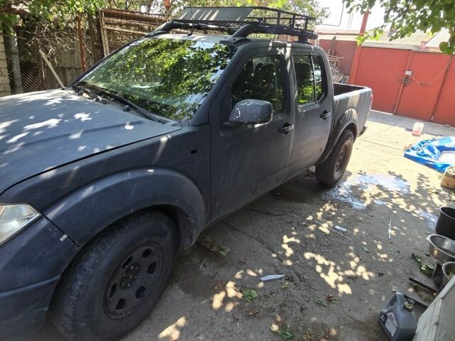 Серый Ниссан Навара, объемом двигателя 2.5 л и пробегом 466 тыс. км за 3400 $, фото 9 на Automoto.ua