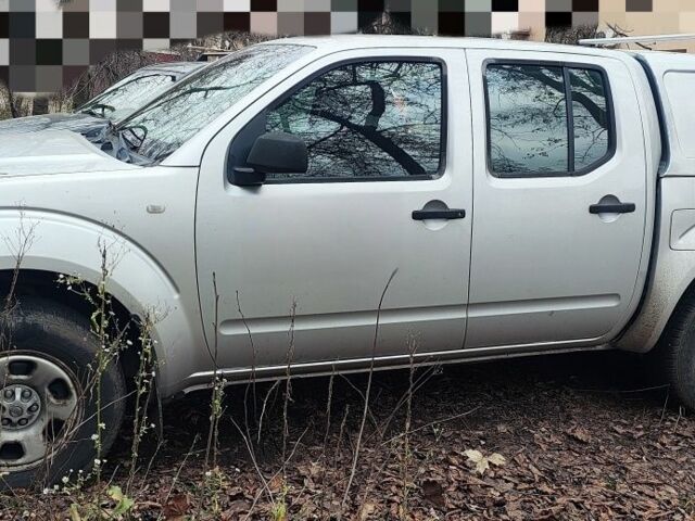 Серый Ниссан Навара, объемом двигателя 0 л и пробегом 138 тыс. км за 6000 $, фото 2 на Automoto.ua