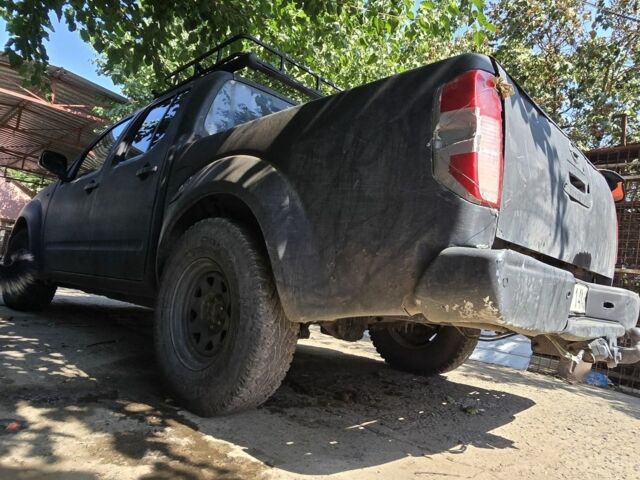 Серый Ниссан Навара, объемом двигателя 2.5 л и пробегом 466 тыс. км за 3400 $, фото 10 на Automoto.ua