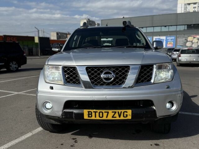 Серый Ниссан Навара, объемом двигателя 2.5 л и пробегом 140 тыс. км за 5350 $, фото 1 на Automoto.ua