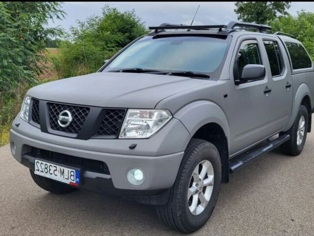 Серый Ниссан Навара, объемом двигателя 2.5 л и пробегом 203 тыс. км за 5200 $, фото 1 на Automoto.ua
