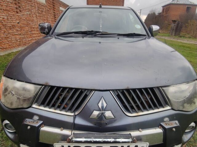 Серый Ниссан Навара, объемом двигателя 0 л и пробегом 161 тыс. км за 5800 $, фото 14 на Automoto.ua