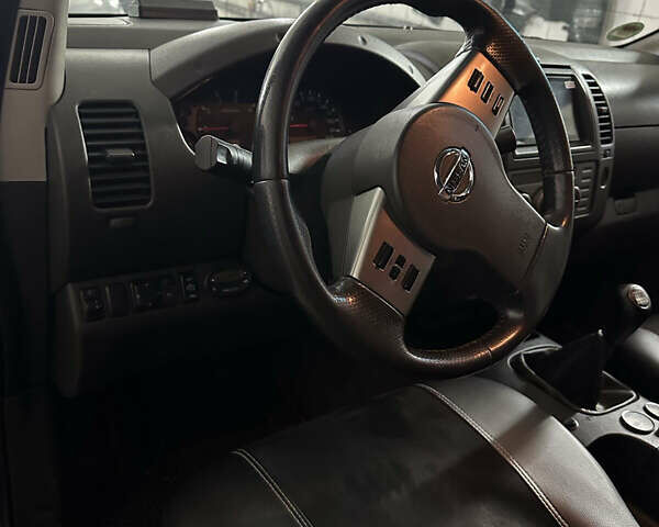 Сірий Ніссан Навара, об'ємом двигуна 2.49 л та пробігом 234 тис. км за 11000 $, фото 4 на Automoto.ua