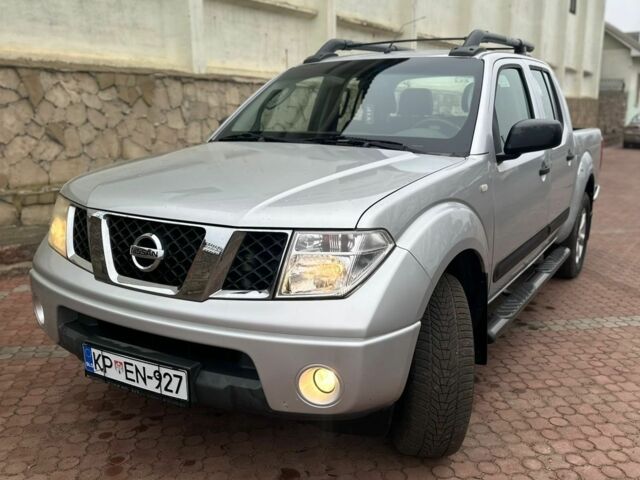 Сірий Ніссан Навара, об'ємом двигуна 2.5 л та пробігом 200 тис. км за 7300 $, фото 2 на Automoto.ua