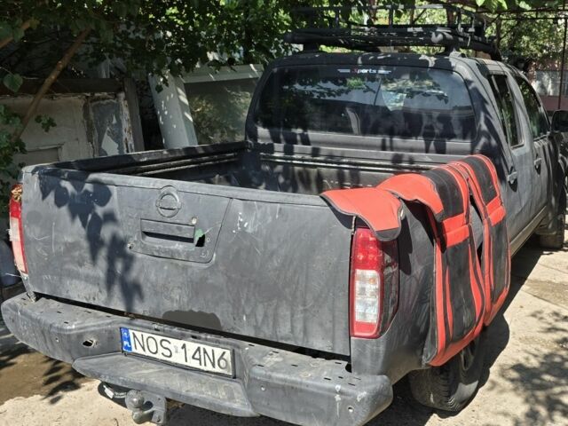 Серый Ниссан Навара, объемом двигателя 2.5 л и пробегом 466 тыс. км за 3400 $, фото 12 на Automoto.ua