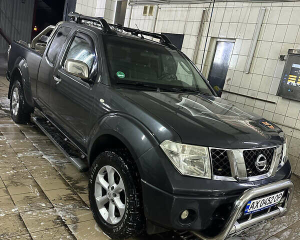 Сірий Ніссан Навара, об'ємом двигуна 2.49 л та пробігом 234 тис. км за 11000 $, фото 12 на Automoto.ua