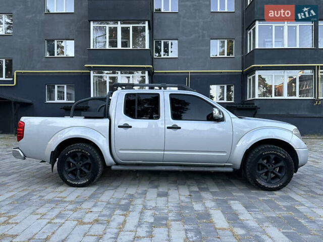 Сірий Ніссан Навара, об'ємом двигуна 2.5 л та пробігом 343 тис. км за 11000 $, фото 8 на Automoto.ua