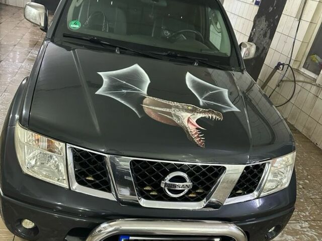 Сірий Ніссан Навара, об'ємом двигуна 2.5 л та пробігом 234 тис. км за 11000 $, фото 1 на Automoto.ua