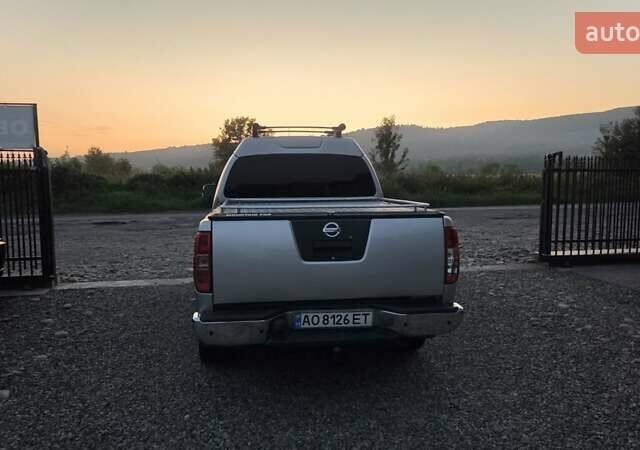 Сірий Ніссан Навара, об'ємом двигуна 2.49 л та пробігом 245 тис. км за 10200 $, фото 2 на Automoto.ua