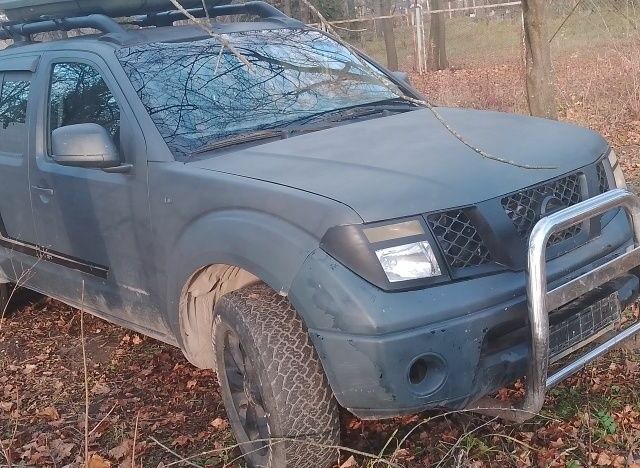 Серый Ниссан Навара, объемом двигателя 0 л и пробегом 253 тыс. км за 7500 $, фото 6 на Automoto.ua