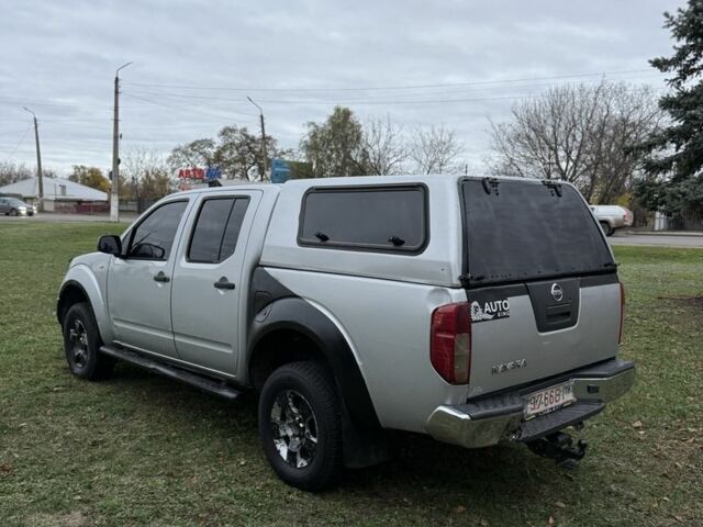 Сірий Ніссан Навара, об'ємом двигуна 2.5 л та пробігом 300 тис. км за 5800 $, фото 4 на Automoto.ua