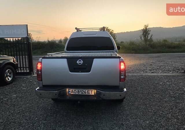 Сірий Ніссан Навара, об'ємом двигуна 2.49 л та пробігом 245 тис. км за 10200 $, фото 4 на Automoto.ua