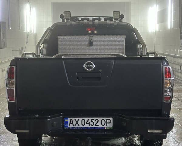 Сірий Ніссан Навара, об'ємом двигуна 2.49 л та пробігом 234 тис. км за 11000 $, фото 2 на Automoto.ua