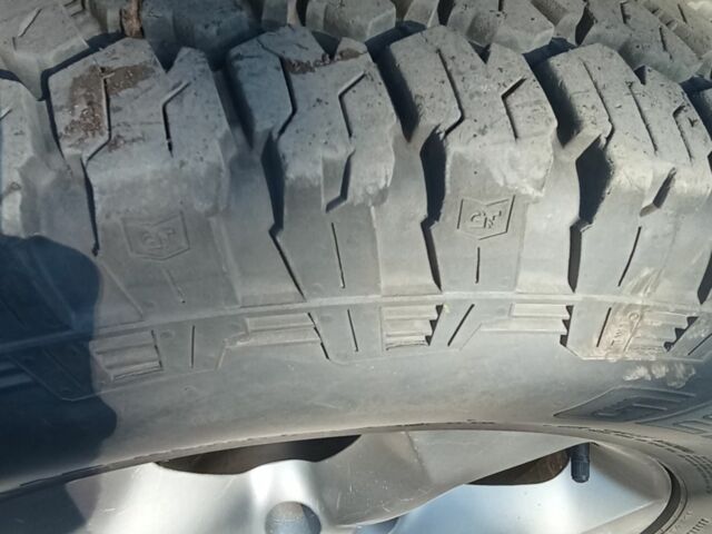 Серый Ниссан Навара, объемом двигателя 2.5 л и пробегом 180 тыс. км за 5500 $, фото 4 на Automoto.ua