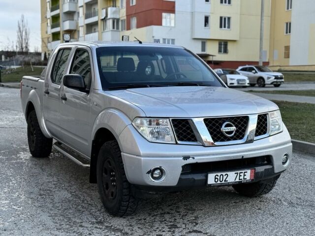 Серый Ниссан Навара, объемом двигателя 0 л и пробегом 316 тыс. км за 5500 $, фото 3 на Automoto.ua
