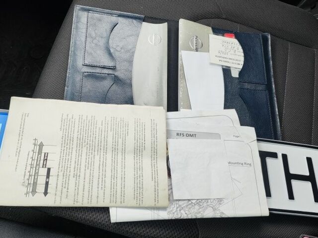 Серый Ниссан Навара, объемом двигателя 0 л и пробегом 138 тыс. км за 6000 $, фото 7 на Automoto.ua