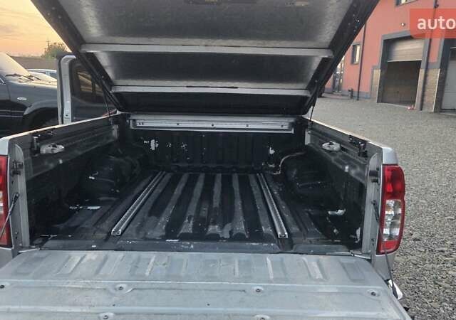 Сірий Ніссан Навара, об'ємом двигуна 2.49 л та пробігом 245 тис. км за 10200 $, фото 16 на Automoto.ua