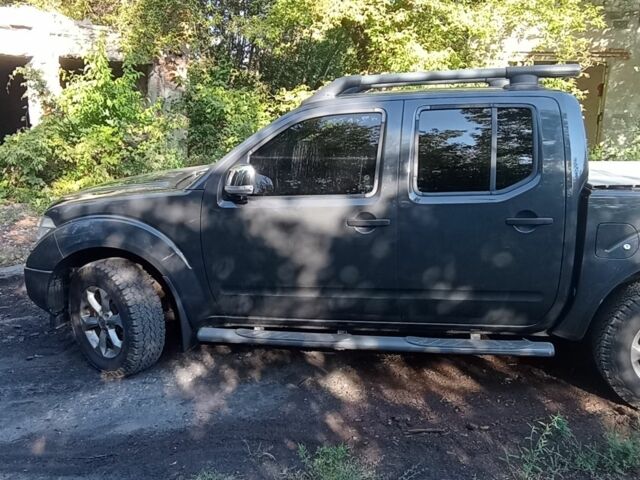 Серый Ниссан Навара, объемом двигателя 2.5 л и пробегом 180 тыс. км за 5500 $, фото 7 на Automoto.ua