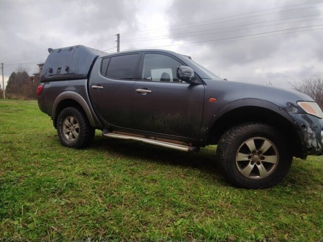 Серый Ниссан Навара, объемом двигателя 0 л и пробегом 161 тыс. км за 5800 $, фото 19 на Automoto.ua