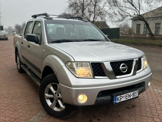 Сірий Ніссан Навара, об'ємом двигуна 2.5 л та пробігом 200 тис. км за 7300 $, фото 1 на Automoto.ua