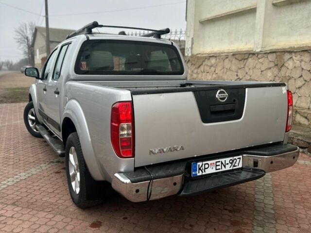 Сірий Ніссан Навара, об'ємом двигуна 2.5 л та пробігом 200 тис. км за 7300 $, фото 3 на Automoto.ua