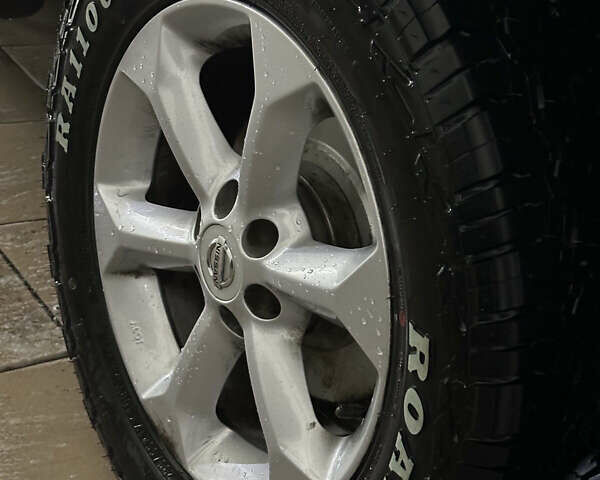 Сірий Ніссан Навара, об'ємом двигуна 2.49 л та пробігом 234 тис. км за 11000 $, фото 11 на Automoto.ua