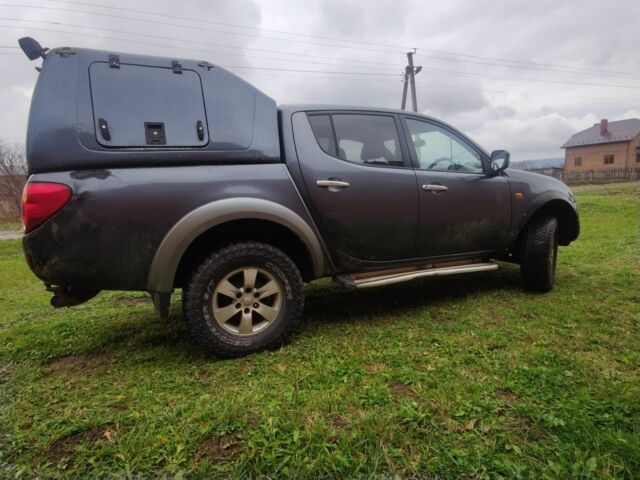 Серый Ниссан Навара, объемом двигателя 0 л и пробегом 161 тыс. км за 5800 $, фото 13 на Automoto.ua