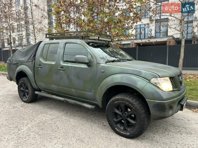 Серый Ниссан Навара, объемом двигателя 2.49 л и пробегом 340 тыс. км за 8500 $, фото 1 на Automoto.ua