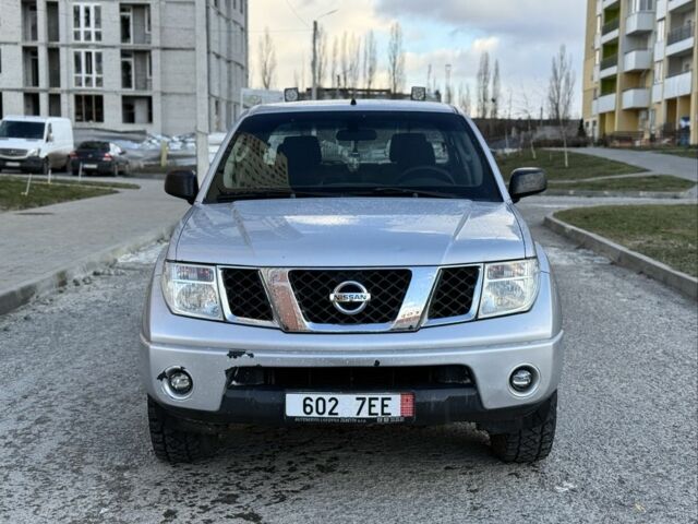 Серый Ниссан Навара, объемом двигателя 0 л и пробегом 316 тыс. км за 5500 $, фото 4 на Automoto.ua