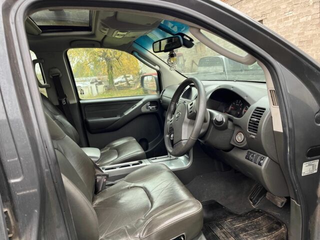 Ниссан Навара 2007 в Богуславе на Automoto.ua Серый Ниссан Навара, объемом двигателя 2.5 л и пробегом 128 тыс. км за 5900 $, фото 6 на Automoto.ua