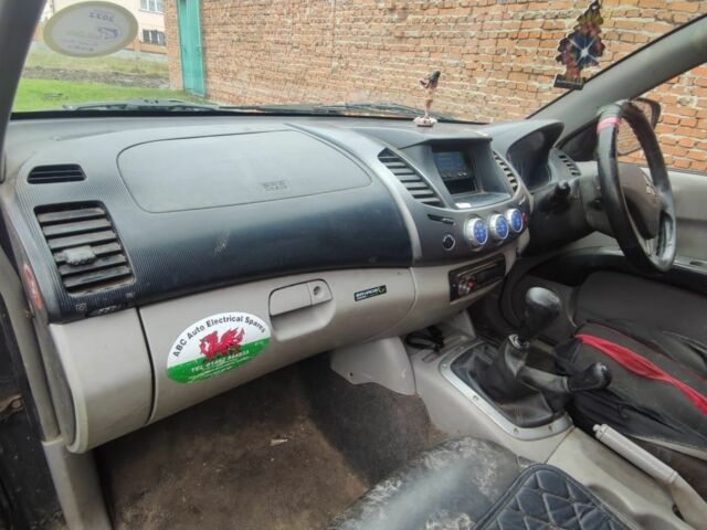 Серый Ниссан Навара, объемом двигателя 0 л и пробегом 161 тыс. км за 5800 $, фото 15 на Automoto.ua