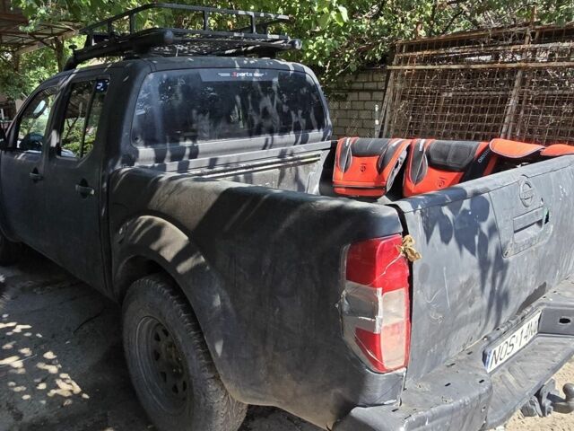 Серый Ниссан Навара, объемом двигателя 2.5 л и пробегом 466 тыс. км за 3400 $, фото 11 на Automoto.ua