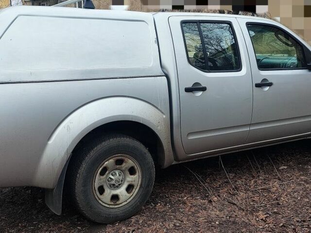 Серый Ниссан Навара, объемом двигателя 0 л и пробегом 138 тыс. км за 6000 $, фото 3 на Automoto.ua