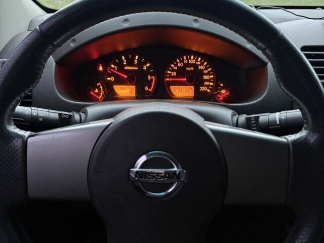 Сірий Ніссан Навара, об'ємом двигуна 2.5 л та пробігом 300 тис. км за 5800 $, фото 8 на Automoto.ua