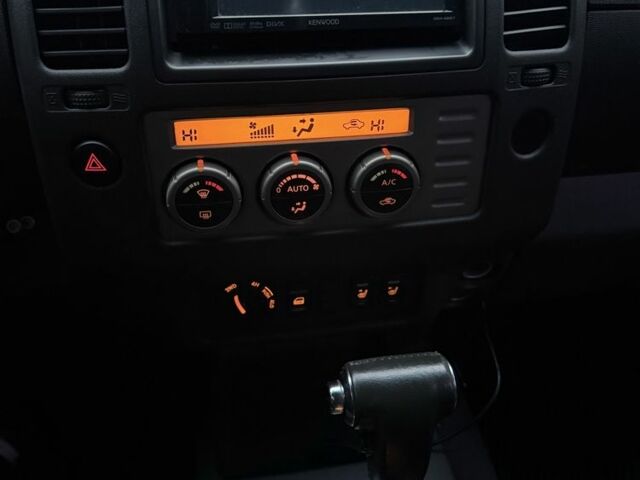 Сірий Ніссан Навара, об'ємом двигуна 2.5 л та пробігом 300 тис. км за 5800 $, фото 10 на Automoto.ua