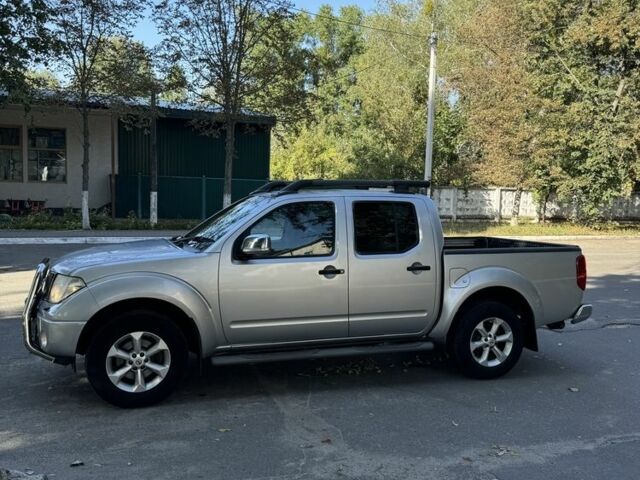 Серый Ниссан Навара, объемом двигателя 2.5 л и пробегом 187 тыс. км за 6700 $, фото 1 на Automoto.ua