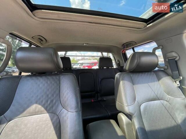 Серый Ниссан Навара, объемом двигателя 2.49 л и пробегом 380 тыс. км за 9899 $, фото 13 на Automoto.ua