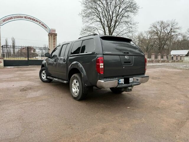 Серый Ниссан Навара, объемом двигателя 2.5 л и пробегом 225 тыс. км за 5800 $, фото 2 на Automoto.ua