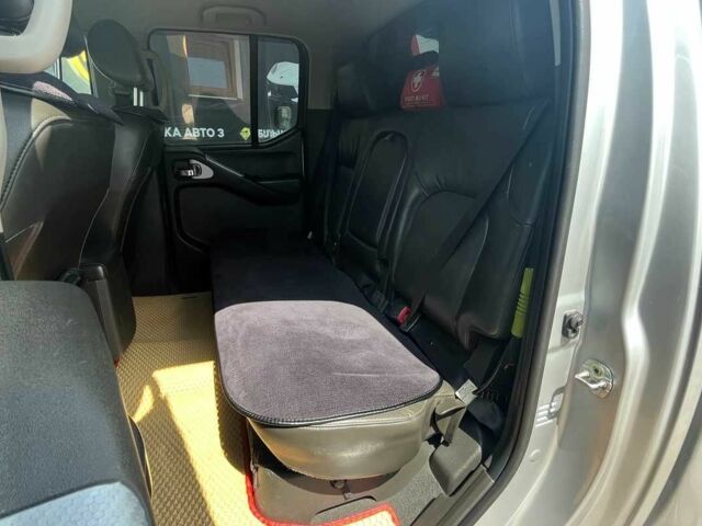 Серый Ниссан Навара, объемом двигателя 2.5 л и пробегом 258 тыс. км за 14200 $, фото 16 на Automoto.ua