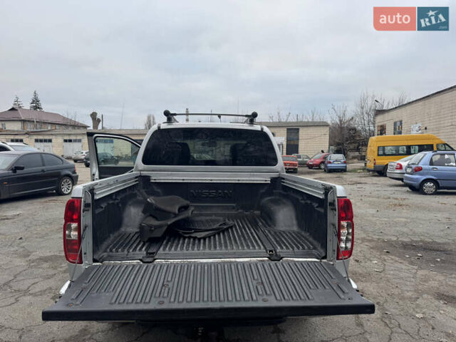 Сірий Ніссан Навара, об'ємом двигуна 2.49 л та пробігом 370 тис. км за 10000 $, фото 8 на Automoto.ua