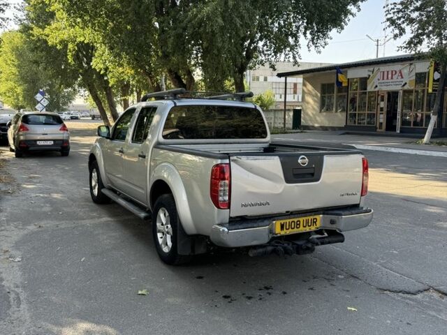 Серый Ниссан Навара, объемом двигателя 2.5 л и пробегом 187 тыс. км за 6700 $, фото 3 на Automoto.ua